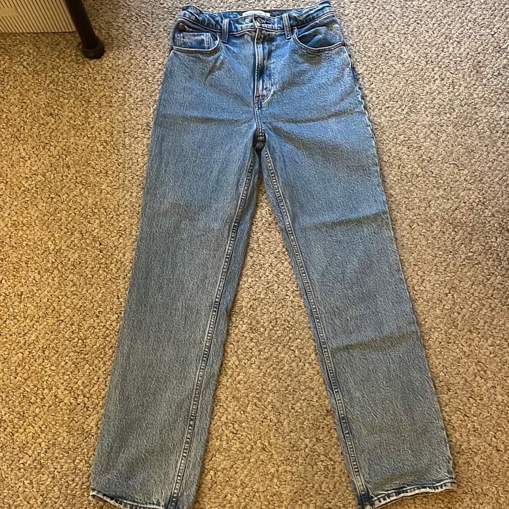 Abercrombie 90s Ultra high rise straight jean - 26R